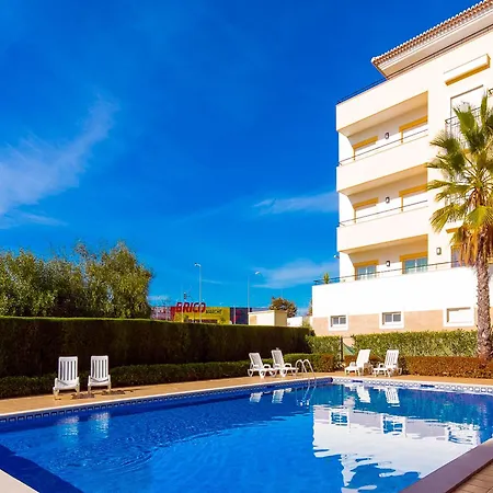 Apartment A04 - Large Modern 1 Bed With Pool