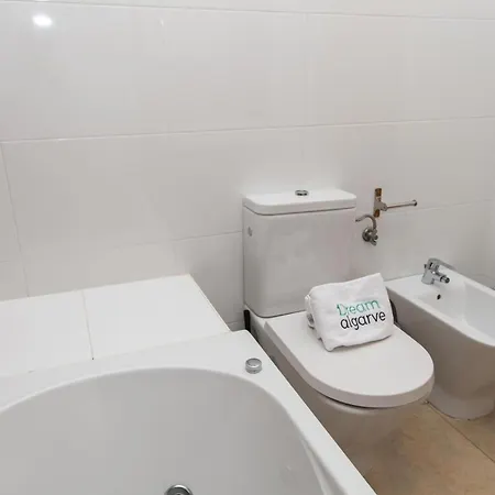 A04 - Large Modern 1 Bed With Pool 라고스