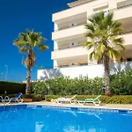 A04 - Large Modern 1 Bed With Pool *