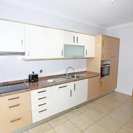 A04 - Large Modern 1 Bed With Pool Apartment Lagos