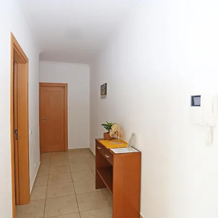 A04 - Large Modern 1 Bed With Pool