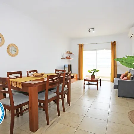 A04 - Large Modern 1 Bed With Pool Apartamento *