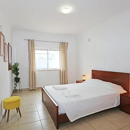 A04 - Large Modern 1 Bed With Pool Apartment Lagos