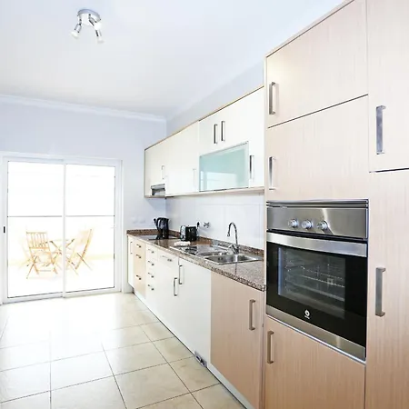 Apartment A04 - Large Modern 1 Bed With Pool Lagos