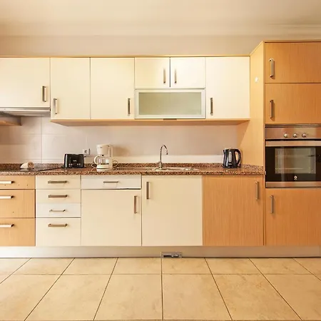 Appartamento A04 - Large Modern 1 Bed With Pool