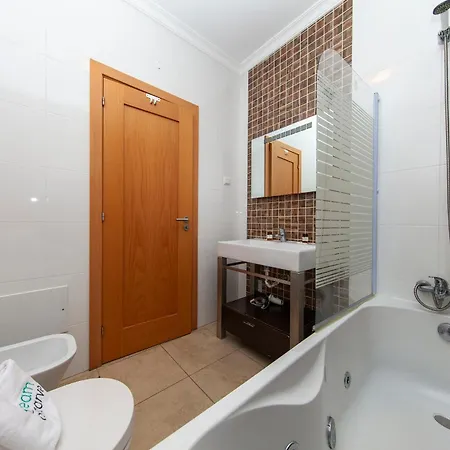 A04 - Large Modern 1 Bed With Pool アパート ラゴス