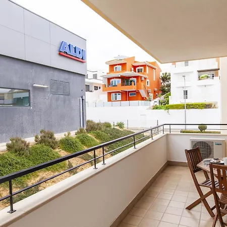 Apartmán A04 - Large Modern 1 Bed With Pool Lagos