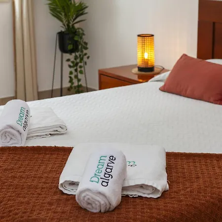 Apartmán A04 - Large Modern 1 Bed With Pool Lagos