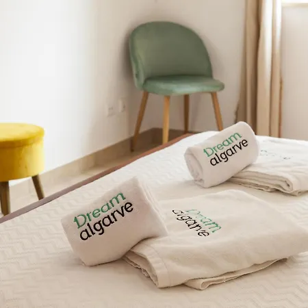 Apartmán A04 - Large Modern 1 Bed With Pool *