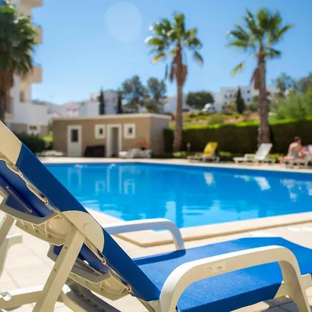 A04 - Large Modern 1 Bed With Pool Lagos