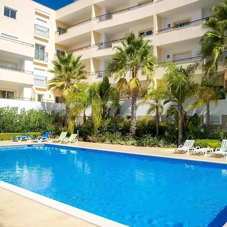 A04 - Large Modern 1 Bed With Pool