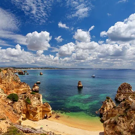 Apartmán A04 - Large Modern 1 Bed With Pool