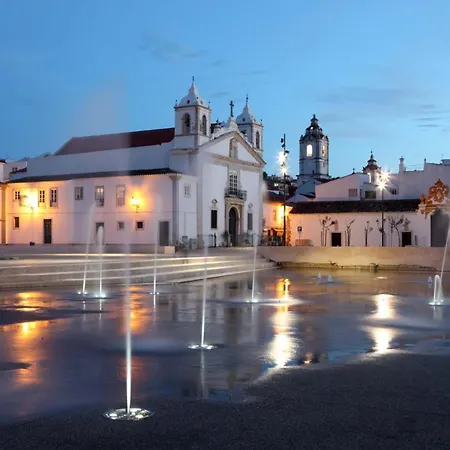 A04 - Large Modern 1 Bed With Pool Lagos