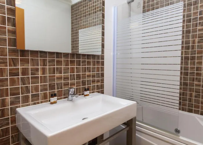 A04 - Large Modern 1 Bed With Pool アパート ラゴス