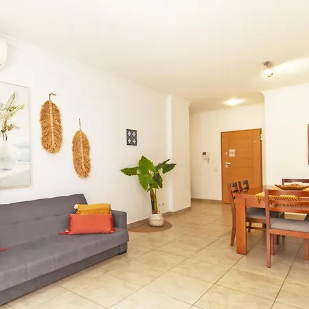 A04 - Large Modern 1 Bed With Pool דירה