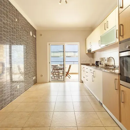 דירה A04 - Large Modern 1 Bed With Pool