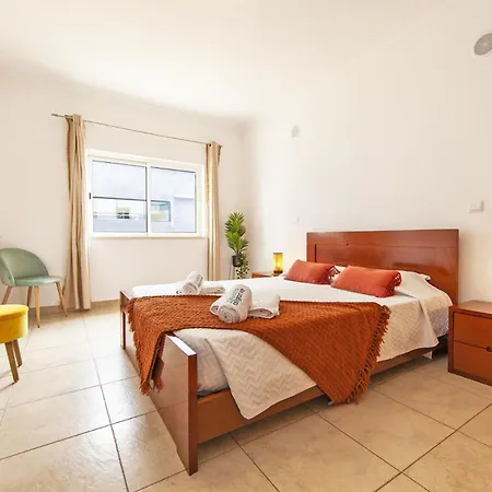 דירה A04 - Large Modern 1 Bed With Pool לאגוּ‏ש